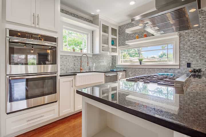 Hire kitchen refurbishment & appliances contractors in Saint Paul, Minnesota. Our expert fitters do extensions, design & installation.